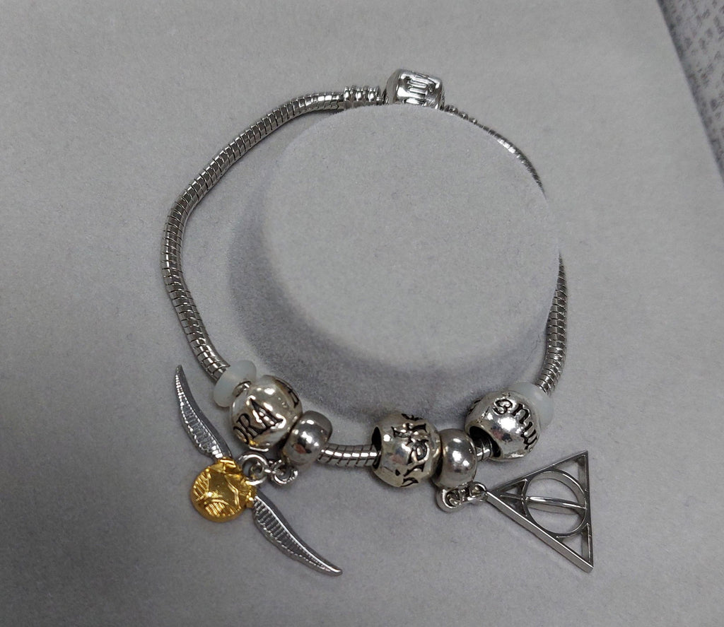 Harry Potter Charm Bracelet. - The Geek In Me